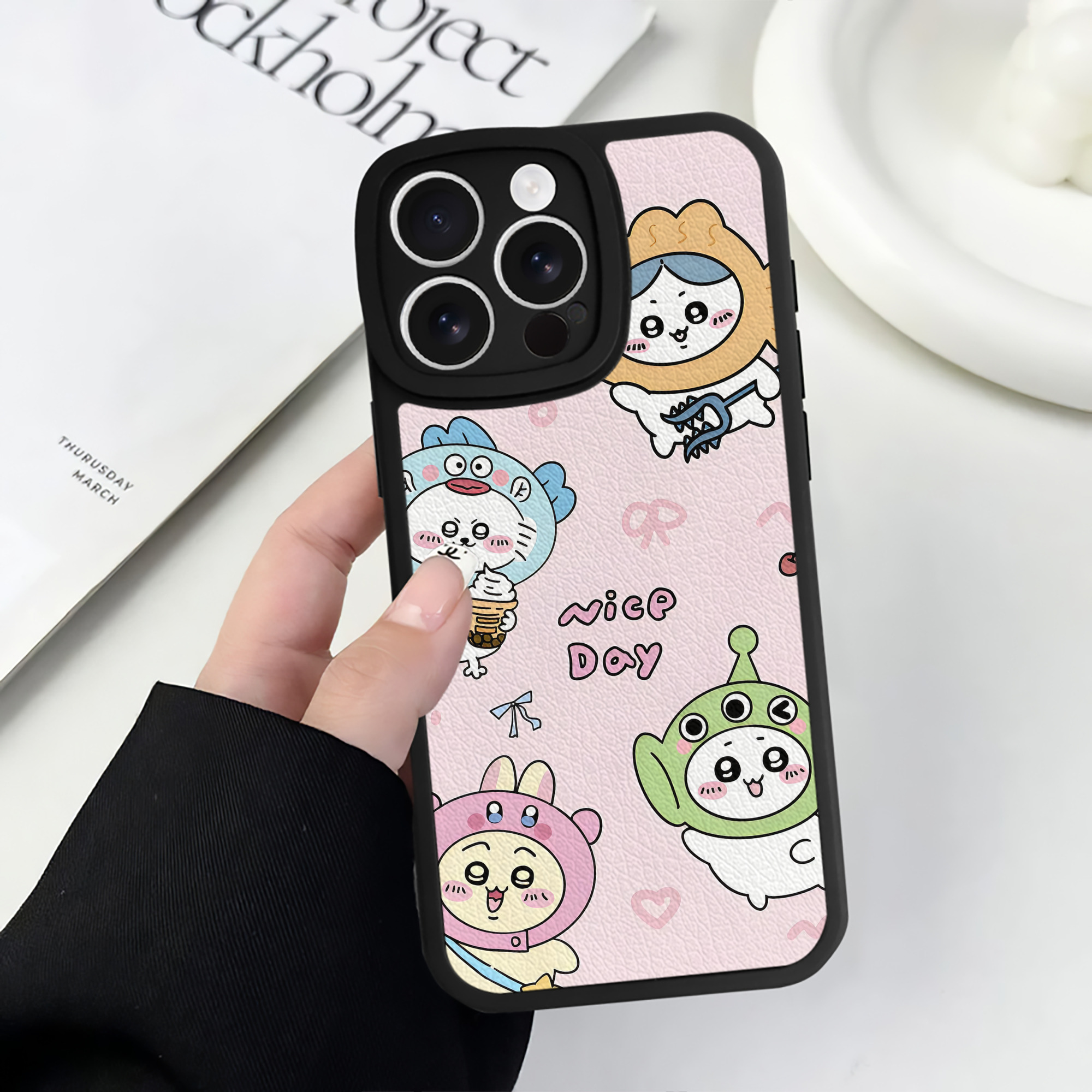 （画像用） ちいかわ Chii-kawa 【iPhone 16シリーズ対応】シリコンスマホケース（レザー調） 材質：シリコン